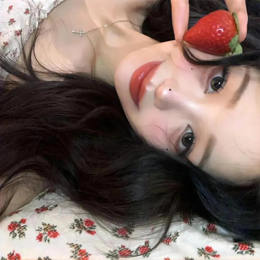 黑夜中的玻璃人偶